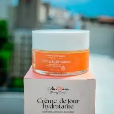 NAOMI CREME POUR LE VISAGE A L'ACIDE KOJIQUE ET AU LAIT D'ANESSE 120ML