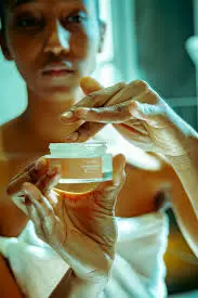 NAOMI CREME POUR LE VISAGE A LA CAROTTE ET A LA PAPAYE 120ML