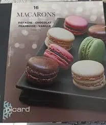 [3270160821709] PICARD 16 MACARONS PISTACHE CHOCOLAT FRAMBOISE ET VANILLE 205G
